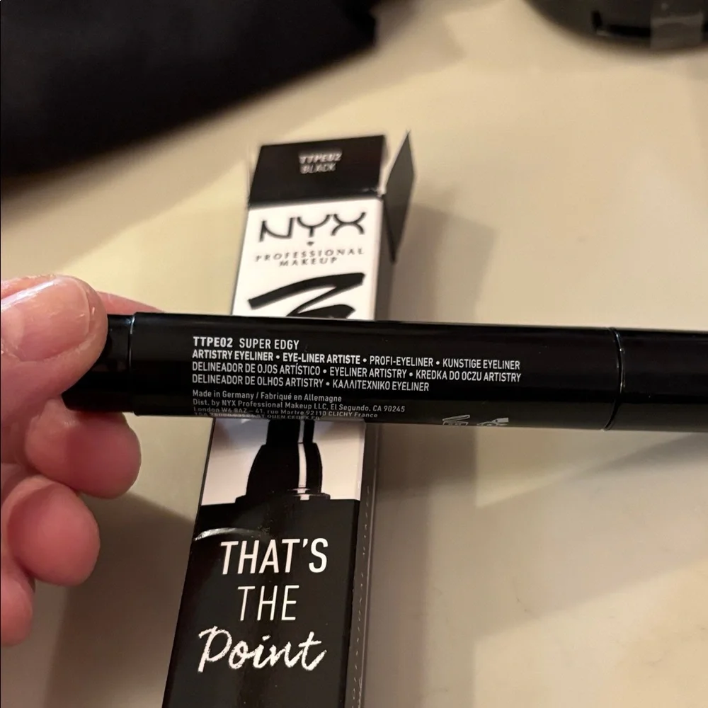 NYX That's The Point Black Artistry Liner